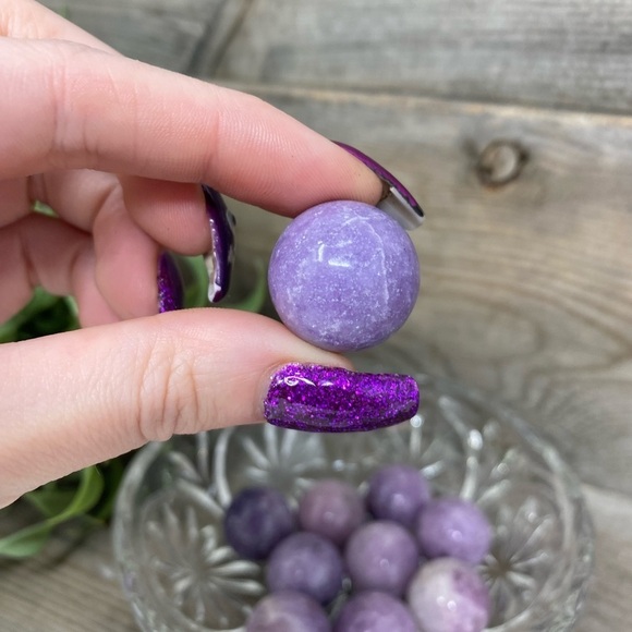 LEPIDOLITE Mini Spheres - Picture 3 of 4